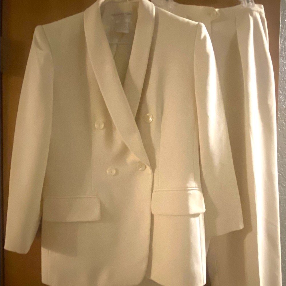 Jones New York Cream 2 Piece Suit Sz 6P